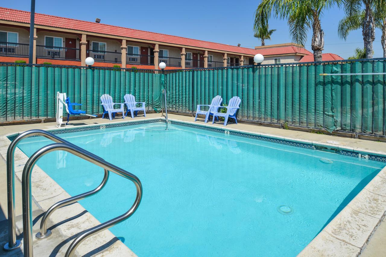 Americas Best Value Inn-Rialto Eksteriør bilde